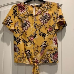 Label Rachel Roy Yellow Floral Short Sleeve Blouse